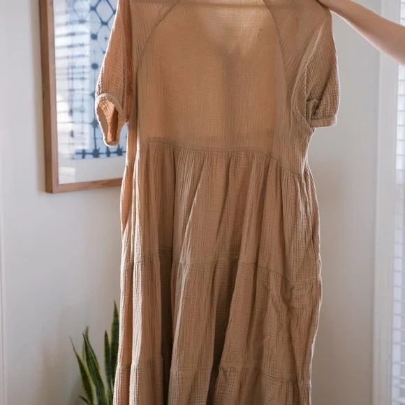 Relaxed Button-Front Midi Dress in Tan - Picture 2 of 2